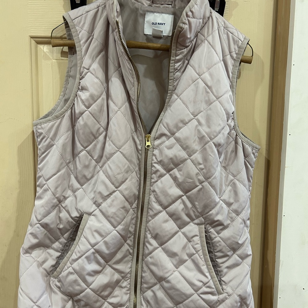 Old navy quilted vest size medium